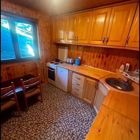 Cabin 12 Sisava
